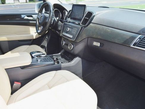 Used 2019 Mercedes-Benz GLS 450 4MATIC image 31
