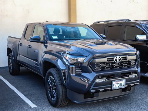 Used 2024 Toyota Tacoma TRD Sport image 3