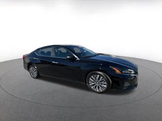 Used 2025 Nissan Altima 2.5 SV video 2
