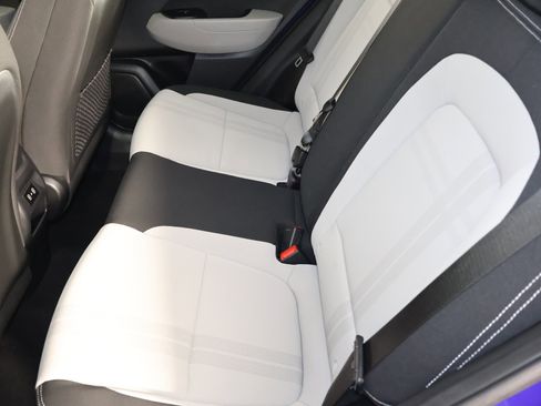 Used 2024 Hyundai Venue SEL image 48