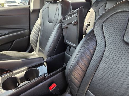 Used 2024 Hyundai Elantra Limited FWD image 30
