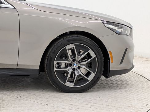 Certified 2026 BMW 530i w/ Premium Package image 12