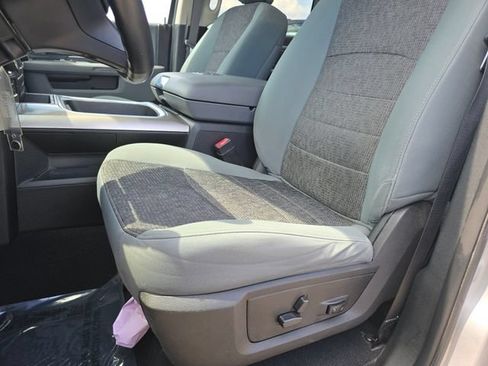 Used 2019 RAM 1500 Big Horn AWD/4WD image 5