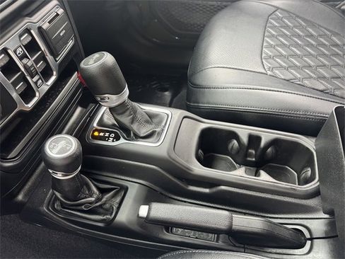 Used 2022 Jeep Wrangler Unlimited Sport image 26