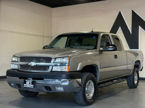 Used 2003 Chevrolet Silverado 2500 LT w/ Skid Plate Package AWD/4WD image 1