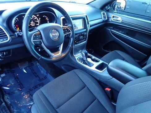 Used 2019 Jeep Grand Cherokee Laredo image 10