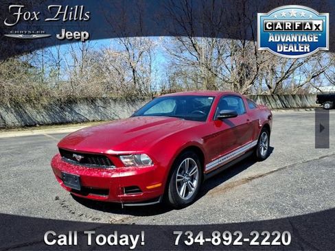 Used 2010 Ford Mustang Premium RWD image 3