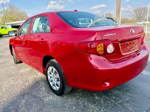 Used 2010 Toyota Corolla LE image 3