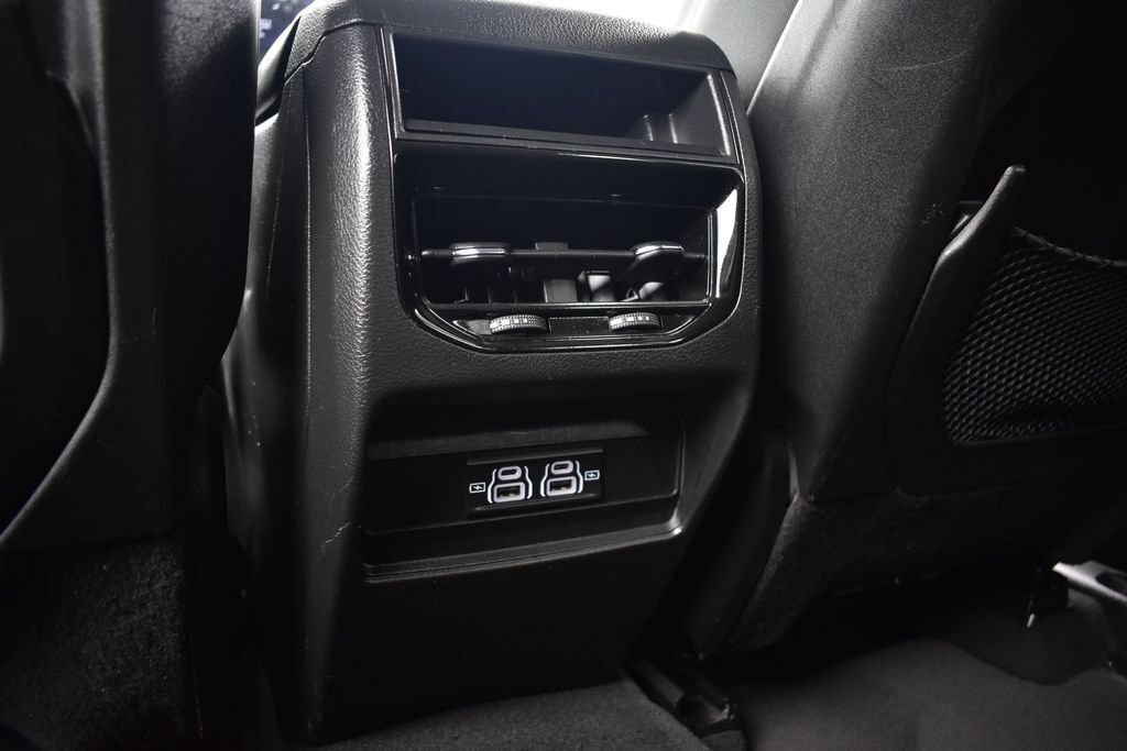 Used 2023 Jeep Grand Cherokee Laredo AWD/4WD image 11