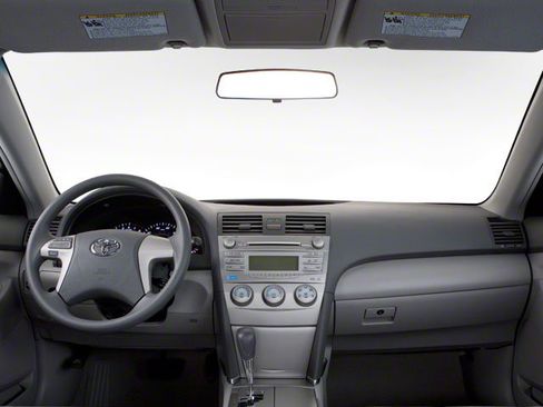 Used 2010 Toyota Camry FWD image 4