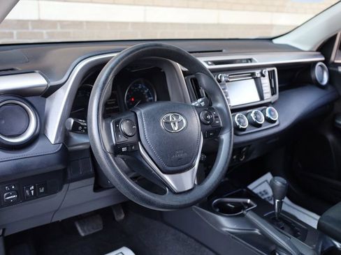 Used 2018 Toyota RAV4 LE image 14