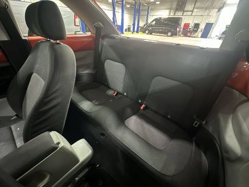 Used 2004 Volkswagen Beetle GLS FWD image 31
