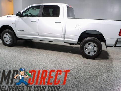 Used 2022 RAM 2500 Big Horn w/ Cold Weather Group AWD/4WD image 10