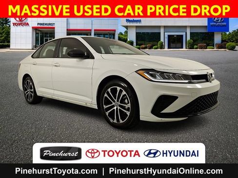 Used 2025 Volkswagen Jetta Sport FWD image 1
