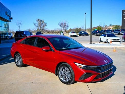 New 2026 Hyundai Elantra Blue image 7