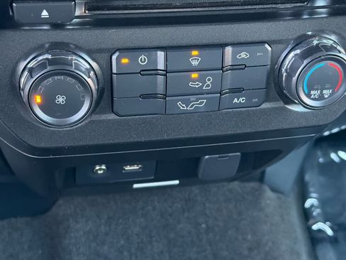 Used 2015 Ford F150 XLT image 20