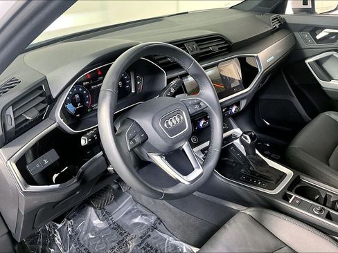 Used 2024 Audi Q3 2.0T Premium Plus w/ Premium Plus Package image 13