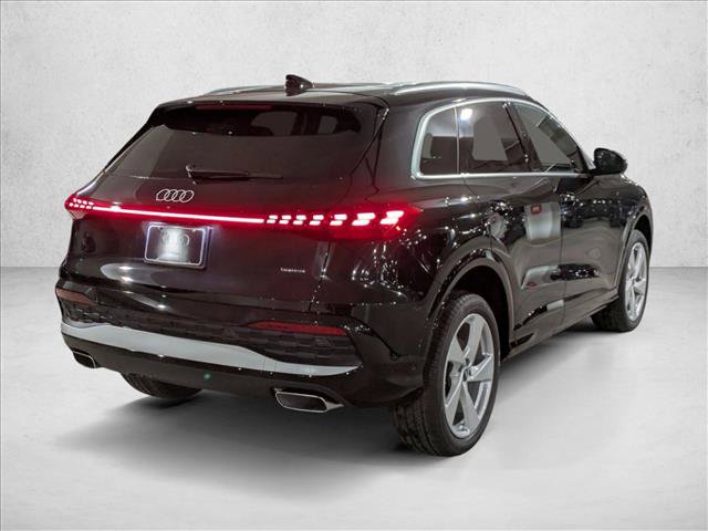 New 2025 Audi Q5 Premium w/ Premium Plus AWD/4WD image 2