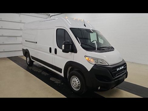 Used 2024 RAM ProMaster 2500 w/ Convenience Group FWD image 1