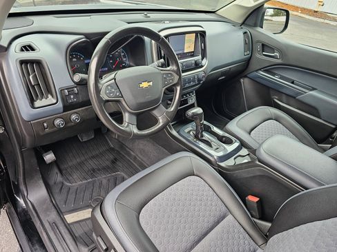 Used 2020 Chevrolet Colorado Z71 image 2