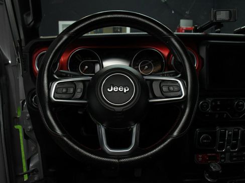 Used 2020 Jeep Gladiator Rubicon AWD/4WD image 25