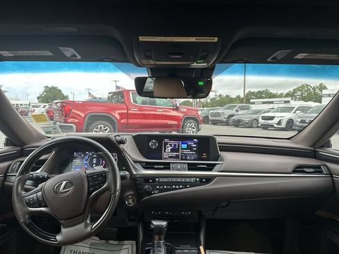 Used 2020 Lexus ES 350 w/ Premium Package FWD image 9