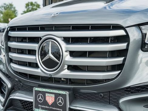 Used 2025 Mercedes-Benz GLS 450 4MATIC image 12