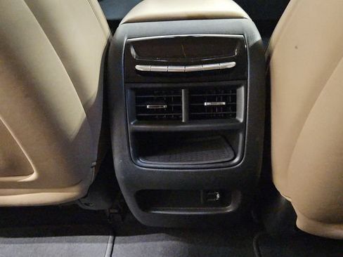 Used 2017 Cadillac XT5 Platinum w/ Driver Assist Package AWD/4WD image 29