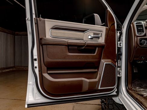 Used 2025 RAM 3500 Laramie w/ Max Tow Package image 33