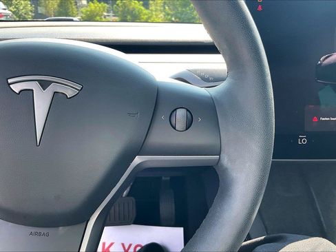 Used 2022 Tesla Model 3 Long Range AWD/4WD image 18