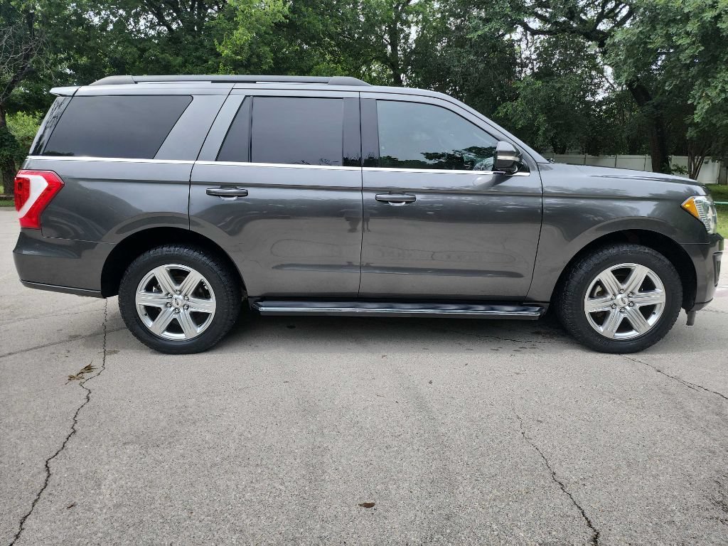 Used 2019 Ford Expedition XLT w/ Equipment Group 202A RWD image 8