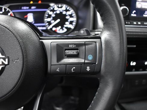 Used 2022 Nissan Rogue SV w/ SV Premium Package image 28