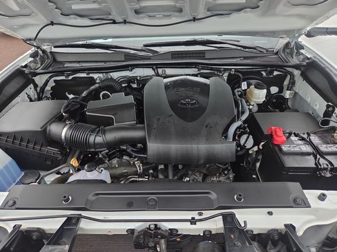 Certified 2023 Toyota Tacoma TRD Sport w/ Advanced Technology Package AWD/4WD image 32