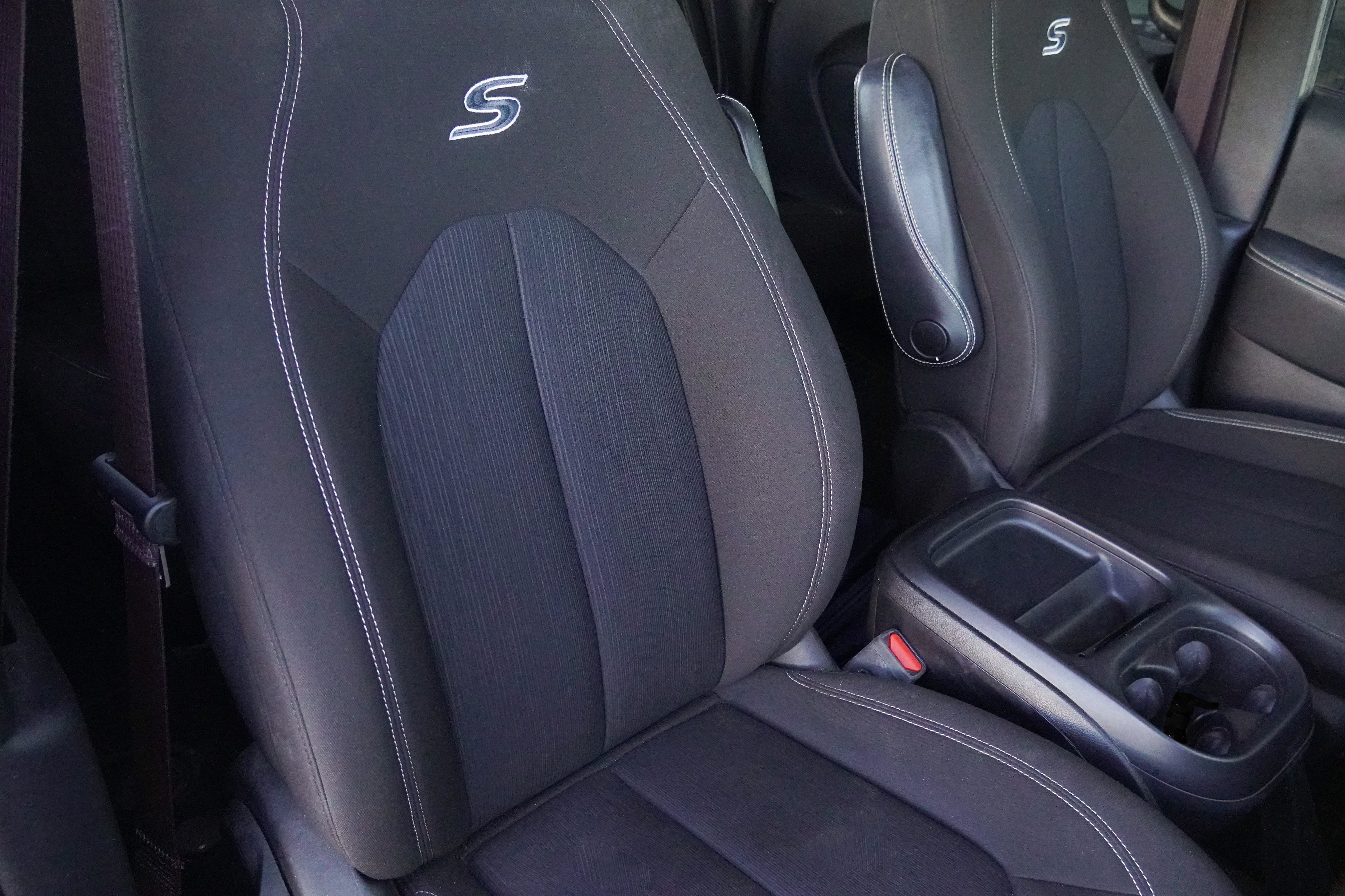 Used 2021 Chrysler Pacifica Touring w/ S Appearance Package FWD image 13