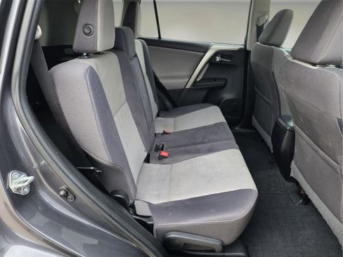Used 2014 Toyota RAV4 XLE image 18