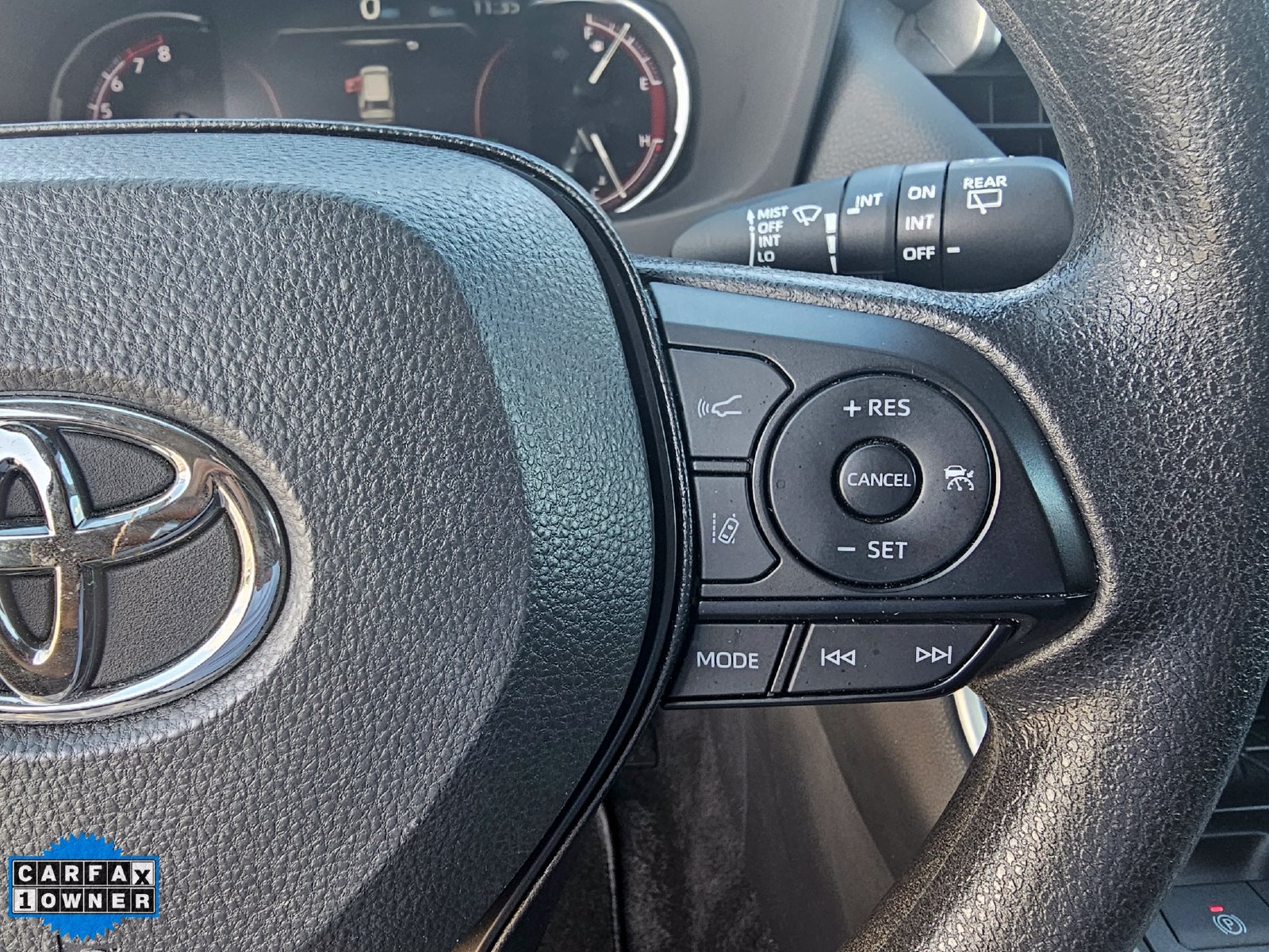 Used 2025 Toyota RAV4 XLE AWD/4WD image 17