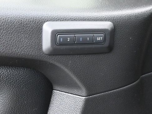 Used 2021 Nissan Titan PRO-4X w/ Pro-4x Convenience Package AWD/4WD image 5