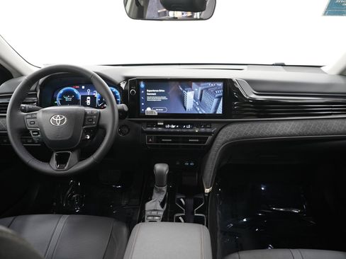 Used 2026 Toyota Camry XLE FWD image 13