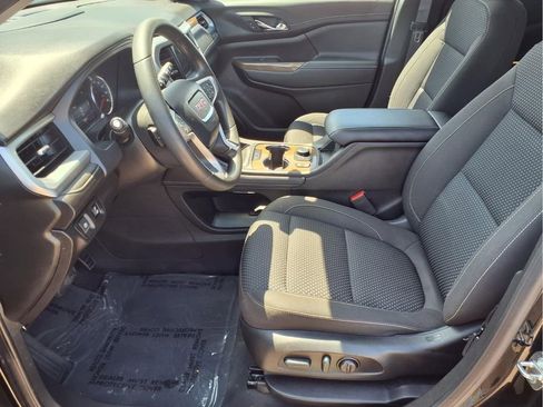 Used 2023 GMC Acadia SLE w/ Driver Convenience Package FWD image 20