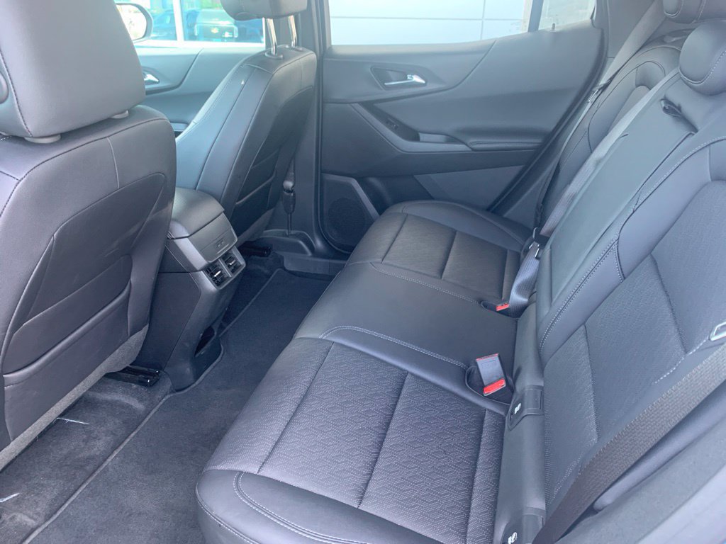 Used 2025 Chevrolet Equinox LT w/ Convenience Package II AWD/4WD image 16