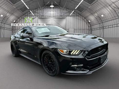 Used 2017 Ford Mustang GT RWD image 8