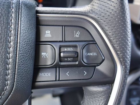 Used 2025 Toyota Tundra Limited AWD/4WD image 15