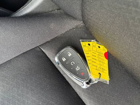 Used 2023 Chevrolet Malibu LT image 30