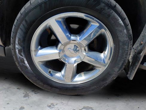 Used 2013 Chevrolet Tahoe LTZ image 10