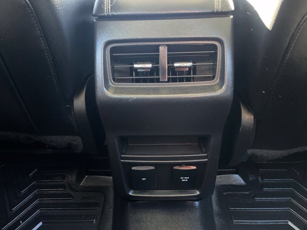 Used 2019 Ford Edge Titanium AWD/4WD image 22