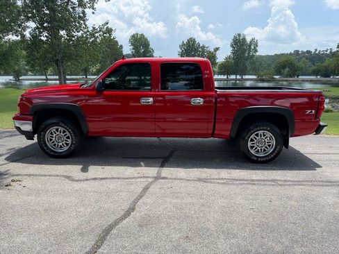 Used 2006 Chevrolet Silverado 1500 LT w/ Onstar Plus Package AWD/4WD image 4