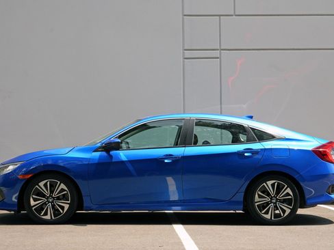 Used 2017 Honda Civic EX-T image 8
