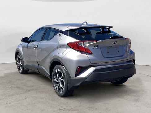 Used 2020 Toyota C-HR XLE FWD image 3