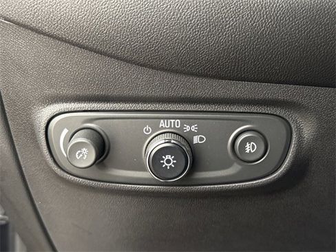 Used 2022 Chevrolet Equinox Premier image 22