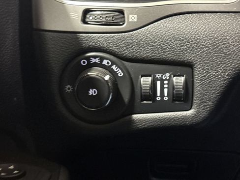 Used 2022 Jeep Cherokee Latitude Lux AWD/4WD image 18